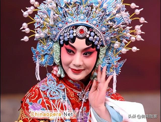 京剧的表演手段有什么，什么是京剧表演的四种艺术手法（京剧艺术漫谈）