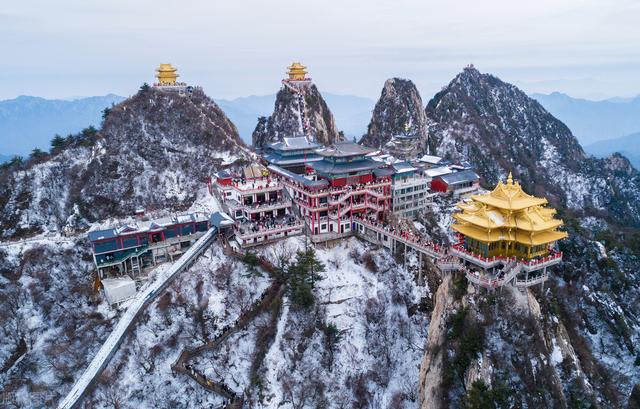 河南老君山简介，老君山简介（旅游者心灵的栖息地）