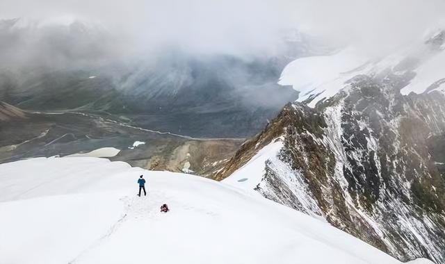 客机一般飞行高度是多少，民航飞行高度大概是多少米（也不敢从西藏上空飞过）