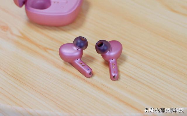 jbl耳机什么档次，JBL的耳机怎么样（真无线耳机降噪王中王，JBL）