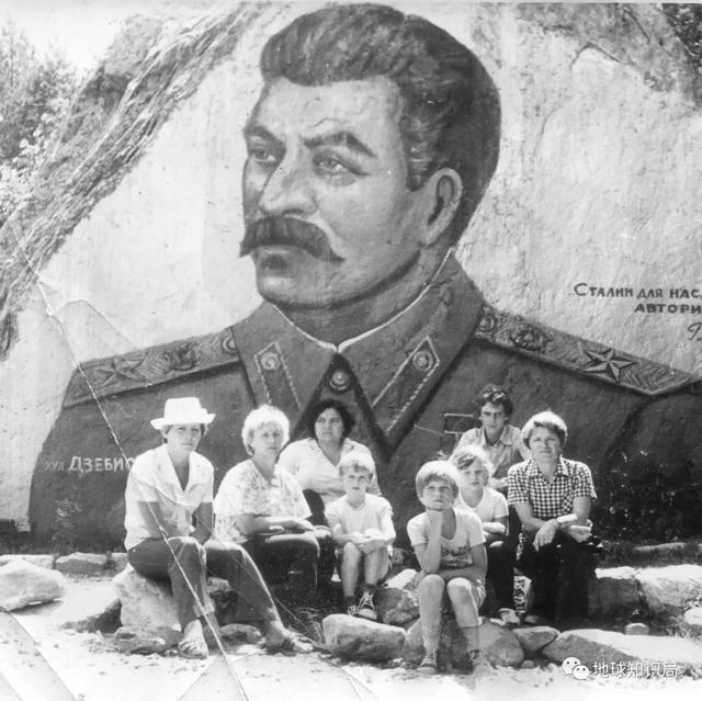 阿扎尔自治共和国，格鲁吉亚是哪个国家（想公投并入俄罗斯）