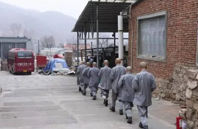 辽宁大悲寺苦行僧，辽宁大悲寺苦行僧说法（日睡4小时吃一餐）