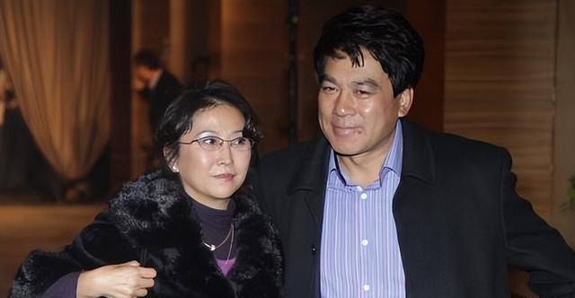 朱时茂个人资料，朱时茂个人资料简介（帮丈夫照顾9个兄妹）