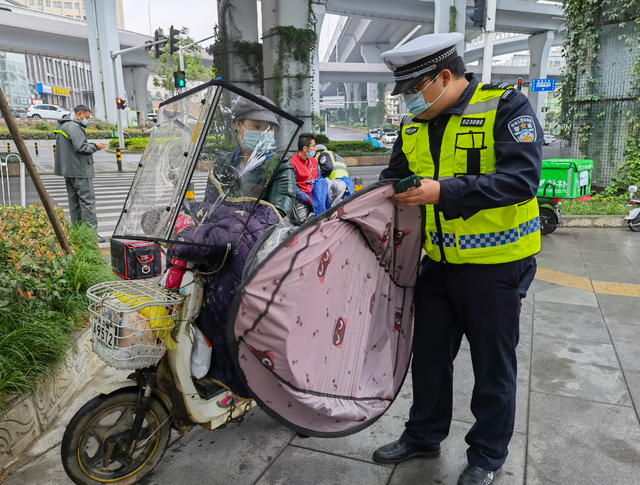 全封閉電動車新規,電動車,三輪車迎來上路新要求