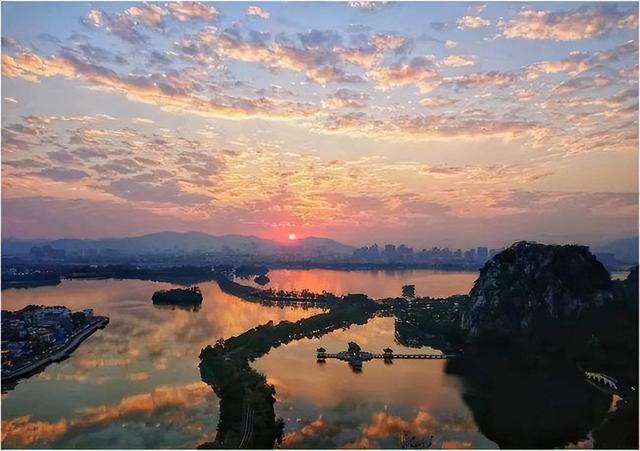 广东最著名的景点，广东最有名的景点（广东最值得去的十大自然景观）