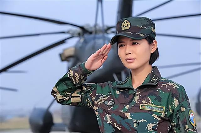 徐佳现实中的老婆，演员徐佳老婆现实中是谁（演员程愫：22岁嫁傅程鹏）