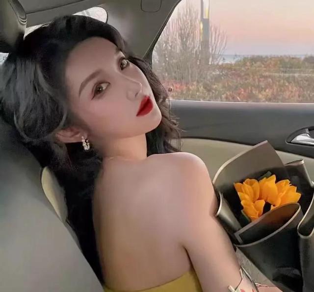 超好看的真人头像女生 我爱你，没有什么目的，只是爱你，好看的真人头像女可爱微信（真人手绘女生头像）