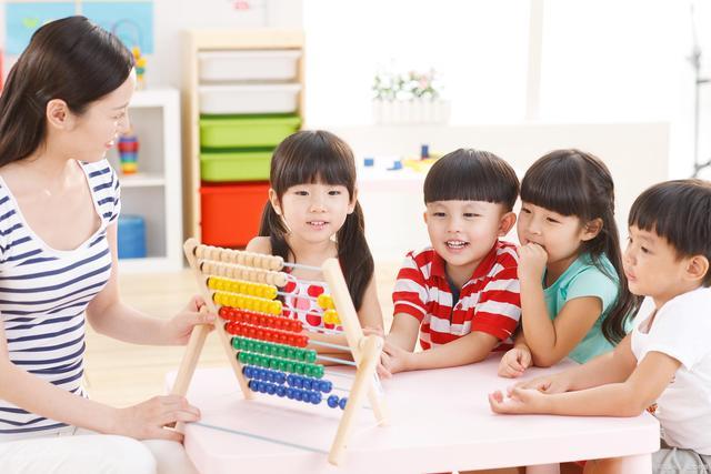 学前教育专业就业前景，学前教育专业就业前景怎么样（幼师专业未来发展前景如何）