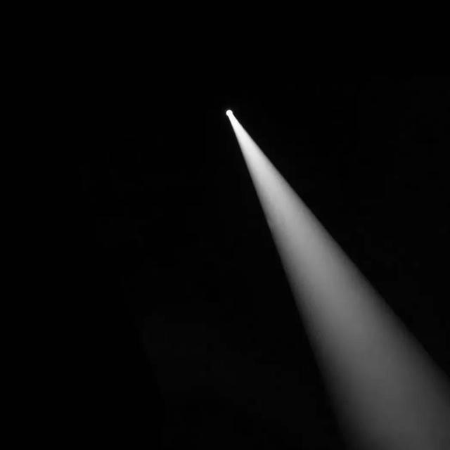 qq空间背景图，如何更换QQ空间全屏背景图（好看的空间背景图）