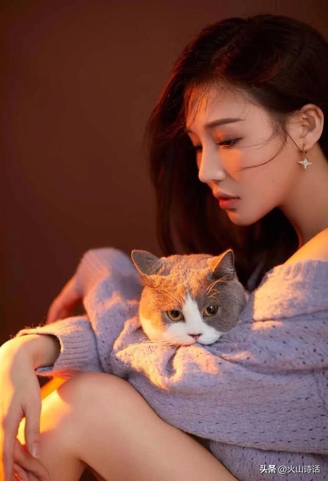 学院风裙子这么搭配秒变校园女神，学院风格裙子（还记得你的初恋吗）