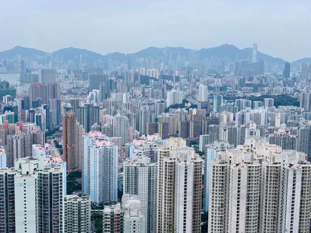 香港真的开始“七折卖房”了？