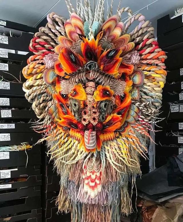 用卫生纸怎么做花，怎样用卫生纸做白花（她用纸种花，美成了童话）