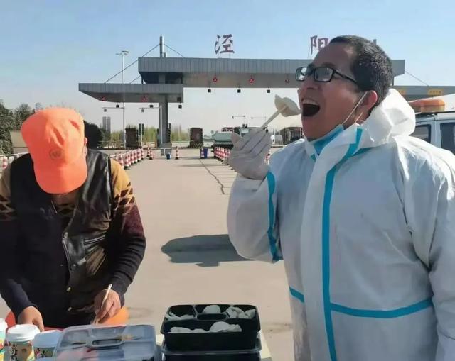 陕西旅游烹饪职业学院，2022陕西旅游烹饪职业学院在重庆录取分数线及招生计划（我们送上温暖”第四篇来啦）