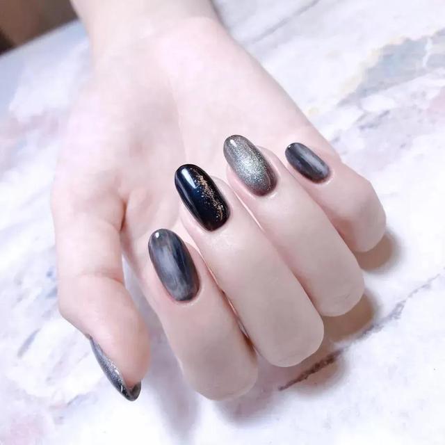 自然的猫眼美甲，超闪的猫眼美甲，美爆了！