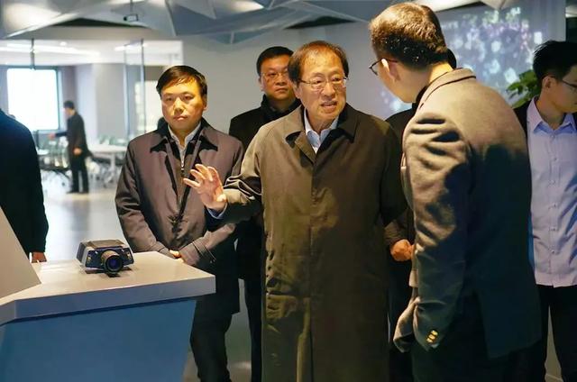 楼天城的人物经历，楼天城的人物经历和结局（他是美国两院院士、世界名校教授）