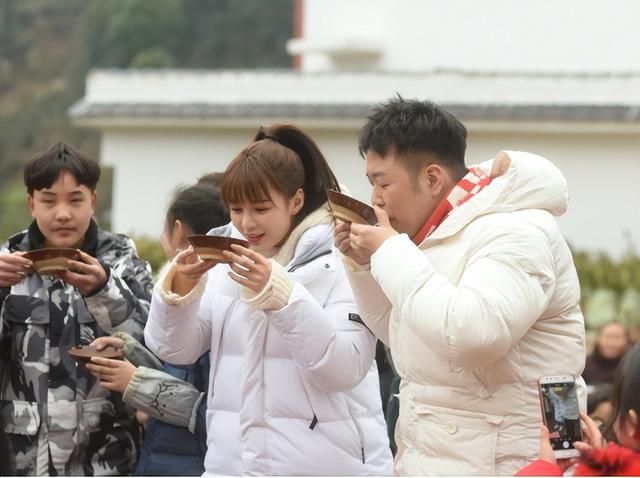 沈梦辰杜海涛疑删微博啥情况，沈梦辰为嫁富豪苦等九年