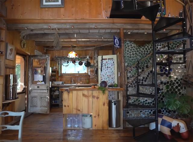 太阳能小屋设计，别墅低成本装修风格（夫妻俩买下田园小木屋）