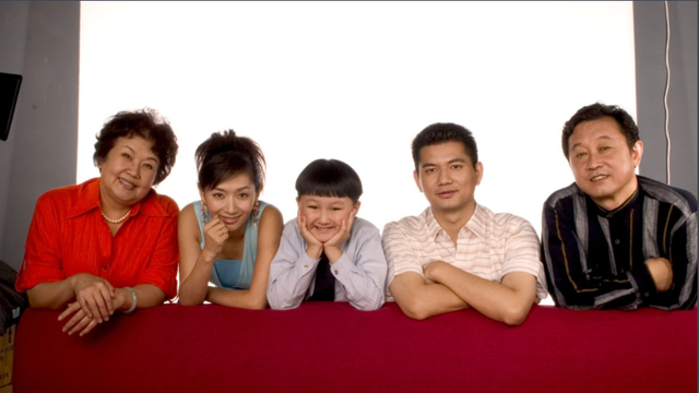 王芳个人资料简介，王芳个人资料（从情感主播到直播卖书一姐）