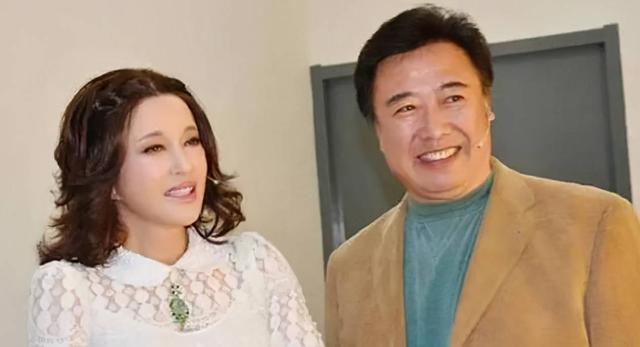 梦见山崩海啸什么意思，梦见山崩海啸,洪水滔天是怎么回事（与刘晓庆结婚离婚）