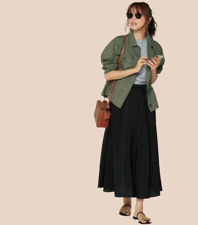 女生裙装穿搭，女生裙装穿搭图（4条半裙、15套穿搭）