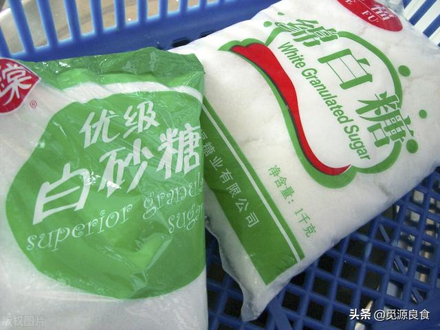 碳化糖和白砂糖有什么区别，碳化糖和普通糖的区别（轻松分辨真假白糖）
