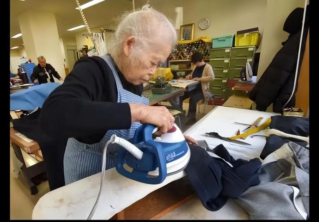 成都房贷可还到90岁，成都房贷可以贷多少年?最多到多少岁（日本老人的今天会是我们的明天吗）