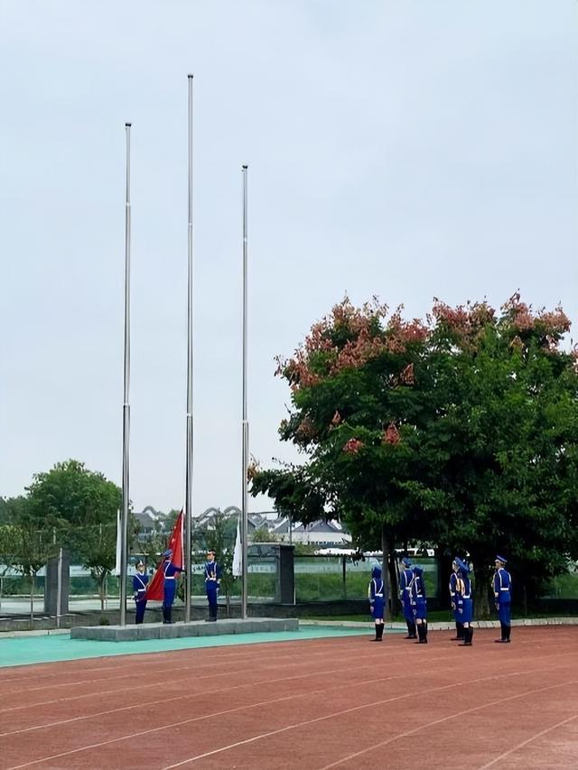 成都市青苏职业中学，四川省成都市青苏职业中专学校怎么样_是全日制的吗（这所成都中职学校复学典礼好热闹）