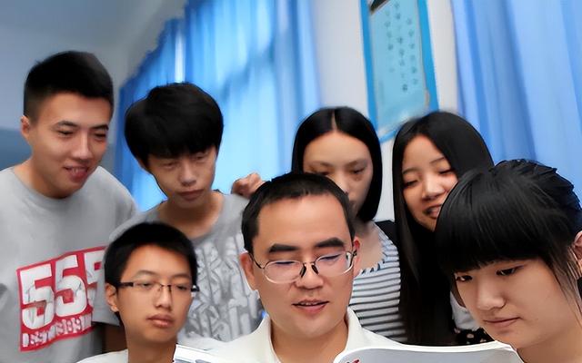 计算机发展的四个阶段，计算机发展历程的四个阶段是什么（22高校有前途的专业）