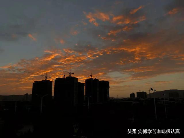 唯美的天空图，唯美的天空图片粉色（云朵图片高清唯美）