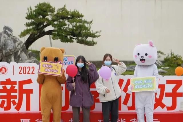 四川信息技术学院，2022年四川信息职业技术学院有哪些院系和专业（四川省高职院校入学当天美照曝光）