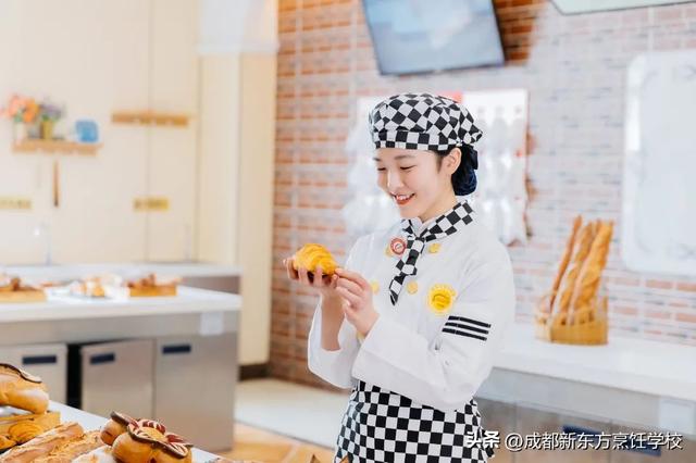 女孩子适合上什么技校，女生上技校适合什么专业（技校适合女生的专业）