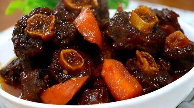 牛腩是牛身哪个部位的肉，牛腩是牛哪个部位的肉（内行人专挑“这4个部位”）