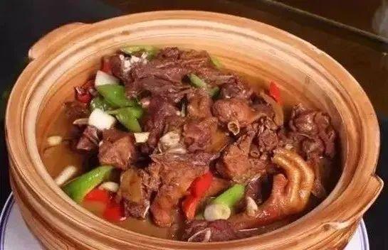 川味红烧肥肠怎么做，川味红烧肥肠的家常做法大全（这些做法值得大家参考）