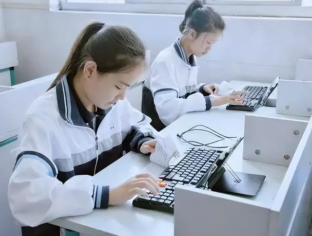 考不上普高就上民办高中，考不上普高就上民办高中吗（中考成绩不够上普高咋办）