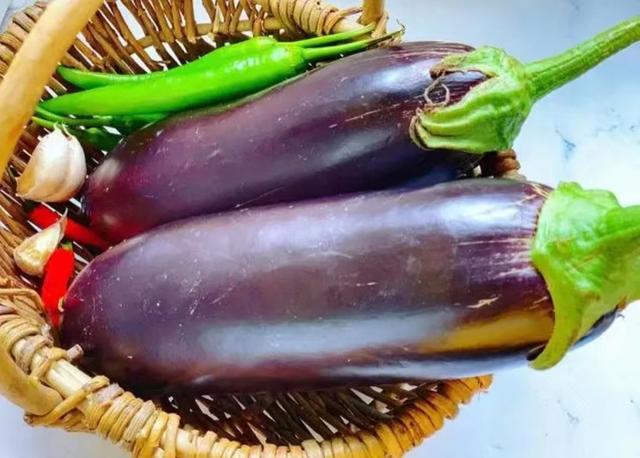 夏天有什么蔬菜，夏季都有什么时令蔬菜（夏天必吃的九种蔬菜）