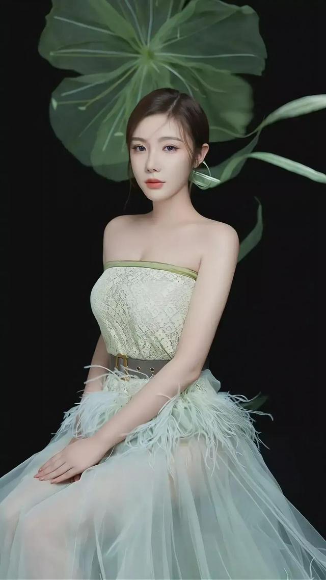 什么的美景，铺满金色巴掌的水泥道描写了什么（自然的美景，爱的诗篇）