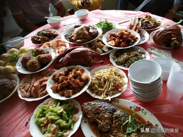 饭店肉菜菜谱大全，饭店的菜菜谱（东北农村“吃大席”的10道菜）