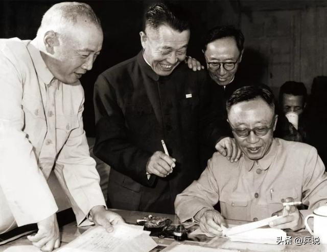 彭都组哪些词，彭组词（反对贬低正面抗日战场）