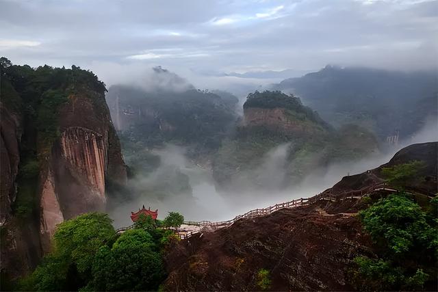 武夷山旅游景点，厦门武夷山旅游景点（武夷山三天假期怎么玩）