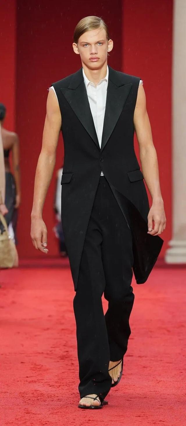 element是什么牌子，ELEMENT是啥牌子的电视（95岁的FERRAGAMO）