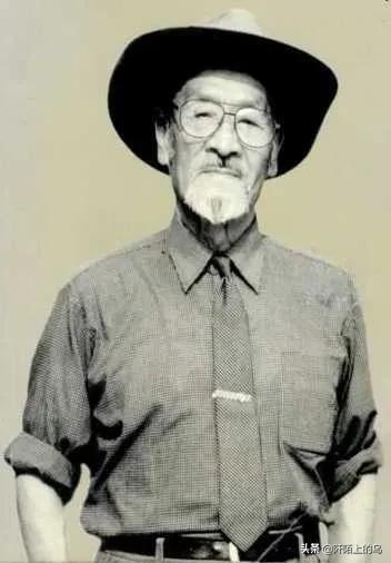 王洛宾生平简介，王洛宾生平简介黑木耳炒红萝卜的功效（晚年享受副师级待遇）