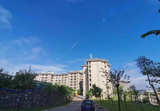 广东理工学院鼎湖校区，广东理工学院鼎湖校区有什么专业（广东这些大学竟然这么偏僻）