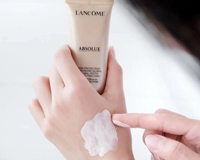 巴黎欧莱雅防晒霜，巴黎欧莱雅防晒霜价格（公认防晒效果超好的4款防晒霜）