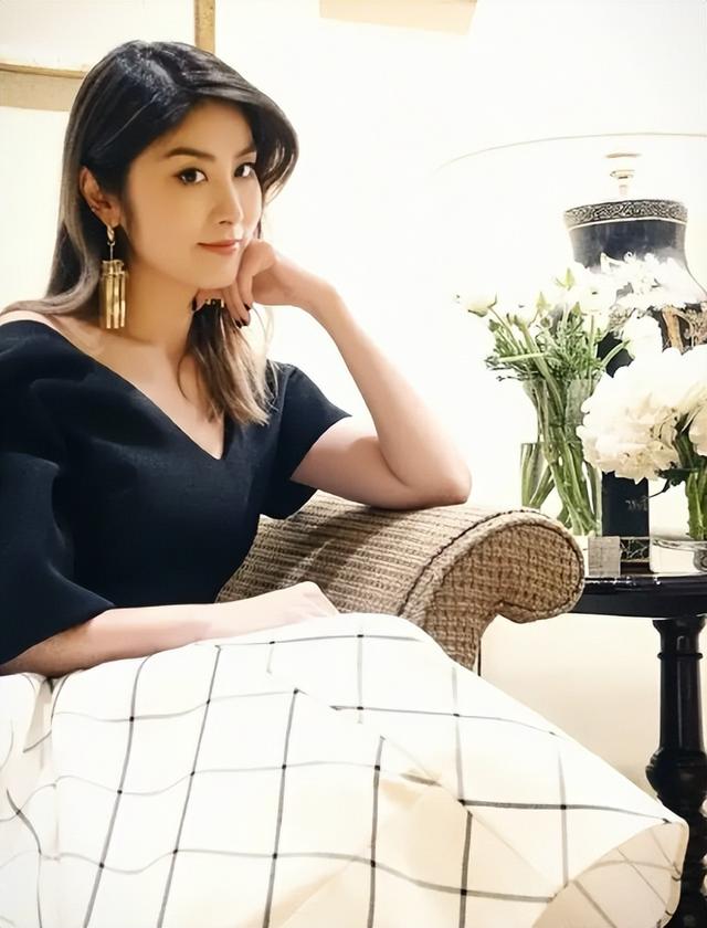 女歌手排行榜100名，女歌手排行榜（颜值与唱功哪个更重要）