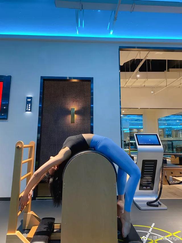 极品网红f罩杯,181cm“小唐嫣”身材火辣逆天大长腿F胸杯大围度直击心脏太吸睛了 极品网红f罩杯,181cm“小唐嫣”身材火辣逆天大长腿F胸杯大围度直击心脏太吸睛了