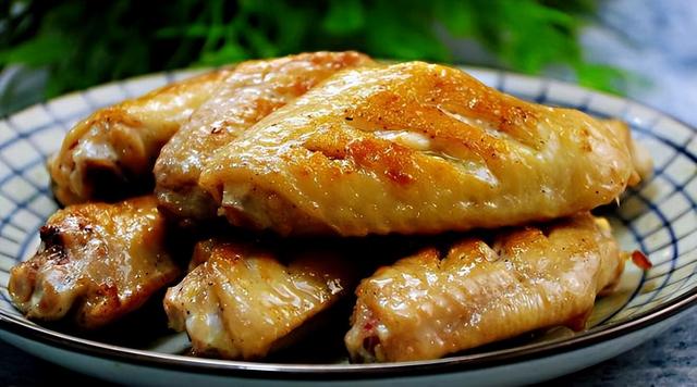 鸡翅的做法大全，鸡翅的做法大全家常红烧鸡翅（夏天出汗多胃口差）