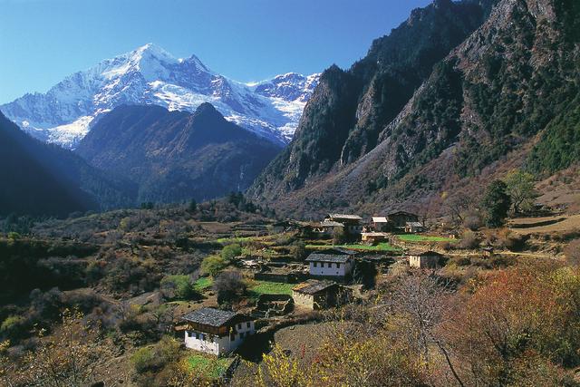 梅里雪山在云南具体哪里，云南梅里雪山图片大全（梅里雪山事件始末）