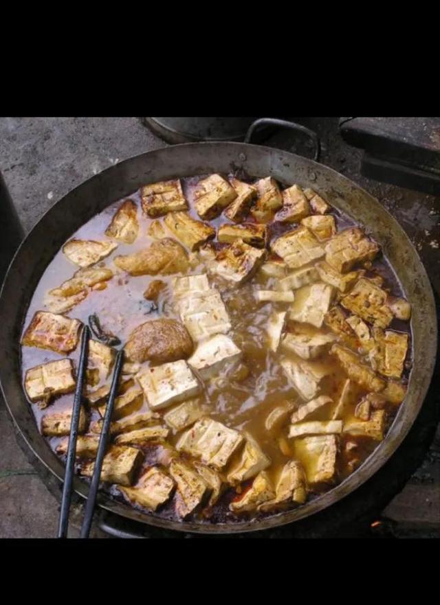 烟熏豆腐怎么做好吃，孔府家常菜——熏豆腐