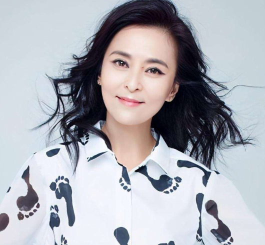 何音：为了儿子跟黄志忠离婚，为了儿子又嫁小丈夫