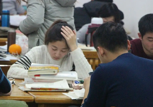 师范考研那个学校好考，哲学系考研院校（最难考学校前10名有7所师范）